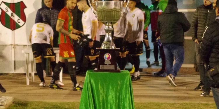 Newells debuta en la Copa Santa Fe visitando a Sportivo Las Parejas