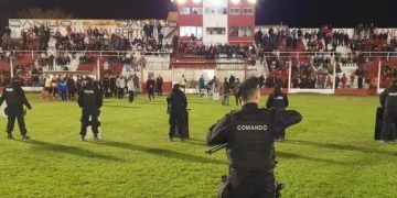 Por incidentes entre las parcialidades, se suspendió la revancha entre 9 de Julio y Peñarol de Rafaela