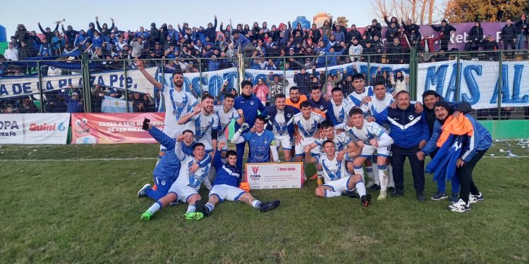 Peñarol y 9 de Julio de Rafaela avanzaron en fútbol masculino