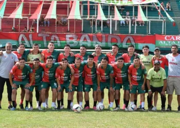 Fútbol: De punta a punta, la provincia unida por la pelota en un gran domingo