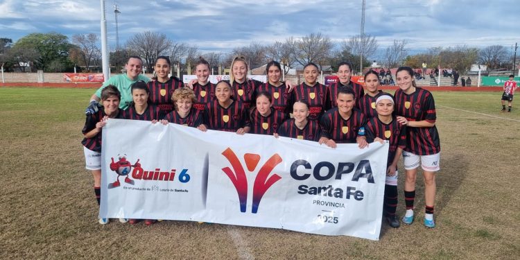 Fútbol femenino: Juventud de Esperanza sacó ventaja en la ida